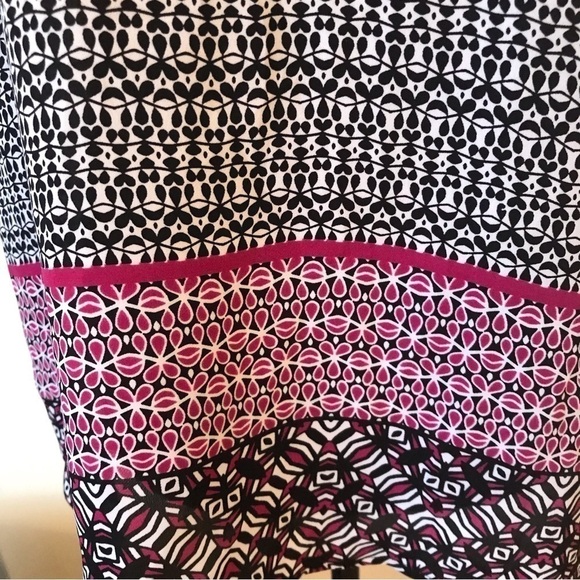 Sleeveless Shirt By Shelli Segal. Women’s Size 8. - Picture 5 of 7